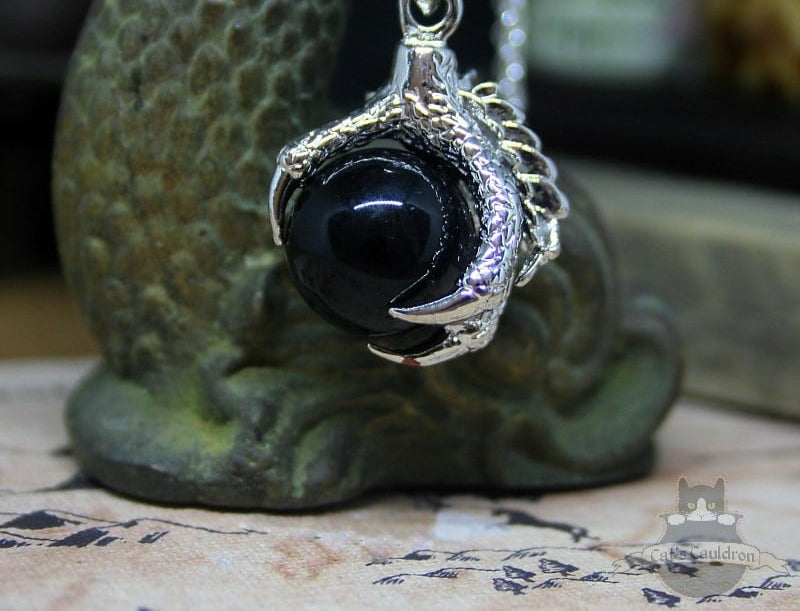 Dragon crystal claw Keychain