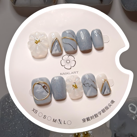 🚨🎉NEW🎉🚨Short 3D blue floral Nails