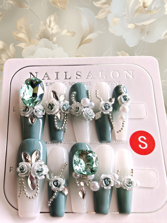 🚨🎉NEW🎉🚨 Green Junk Floral Nails